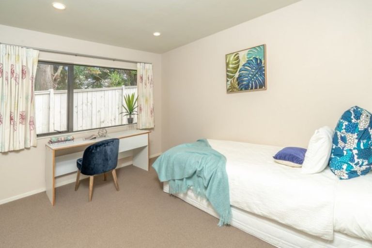 Photo of property in 4 Advene Road, Cockle Bay, Auckland, 2014