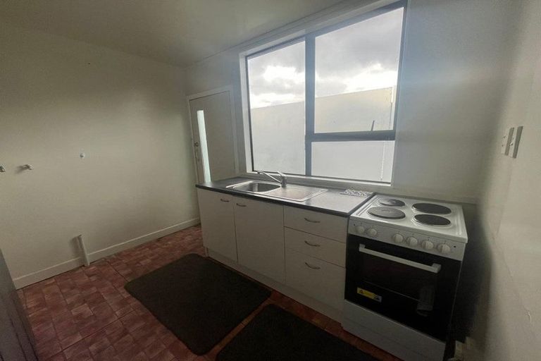 Photo of property in 53a Pleasant Road, Glen Eden, Auckland, 0602