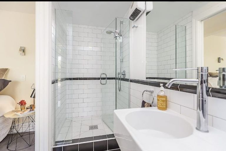 Photo of property in 48 Ellice Street, Mount Victoria, Wellington, 6011