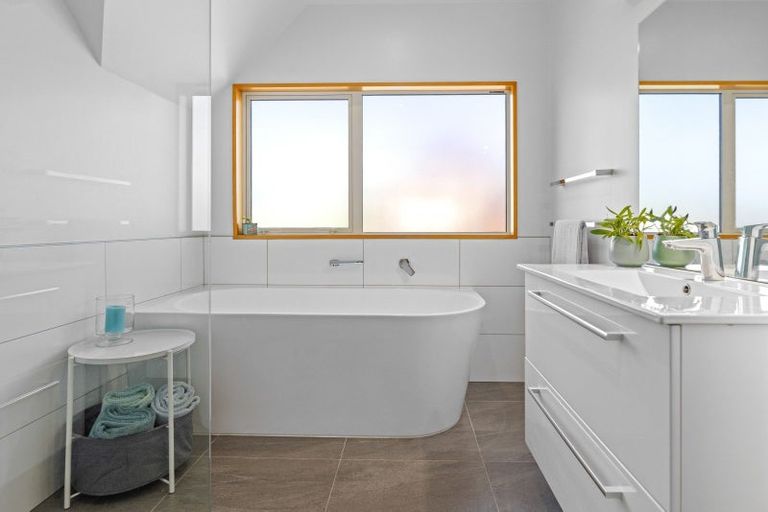 Photo of property in 16 Patricia Place, Harewood, Christchurch, 8051