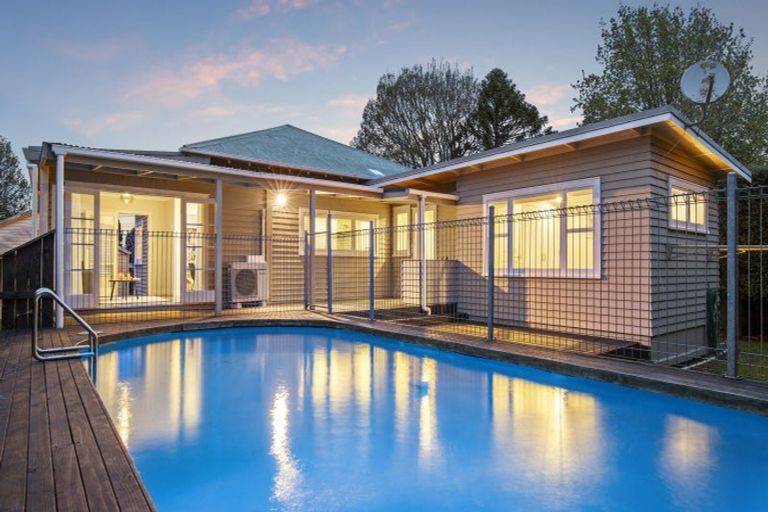 Photo of property in 26 George Crescent, Buckland, Pukekohe, 2677