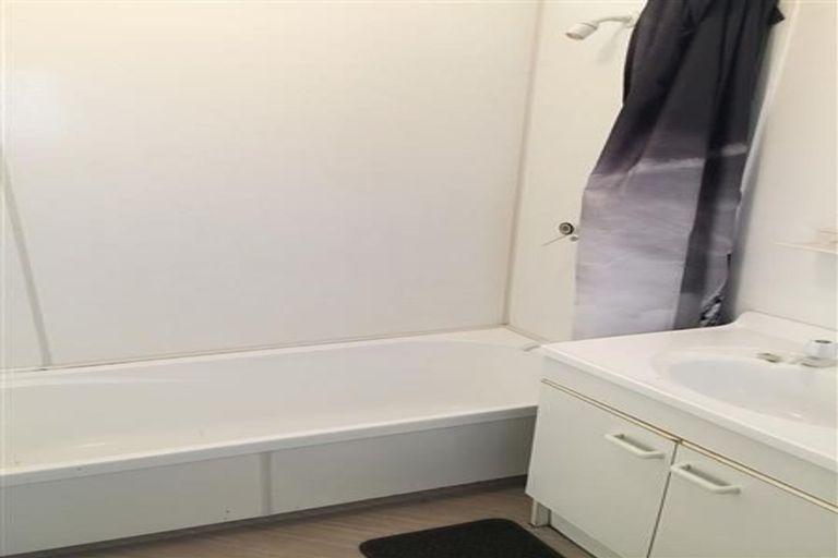 Photo of property in 1/37a Devon Street, Picton, 7220