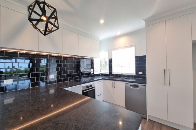 Photo of property in 21 Avon Rise, Welcome Bay, Tauranga, 3112