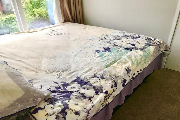 Photo of property in 2/5 Keldale Place, Forrest Hill, Auckland, 0620