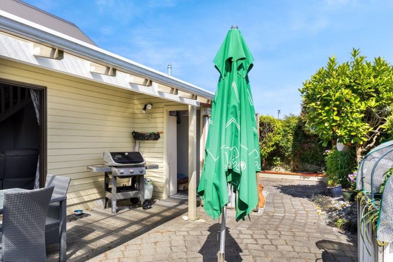 Photo of property in 92 Henley Street, Westport, 7825