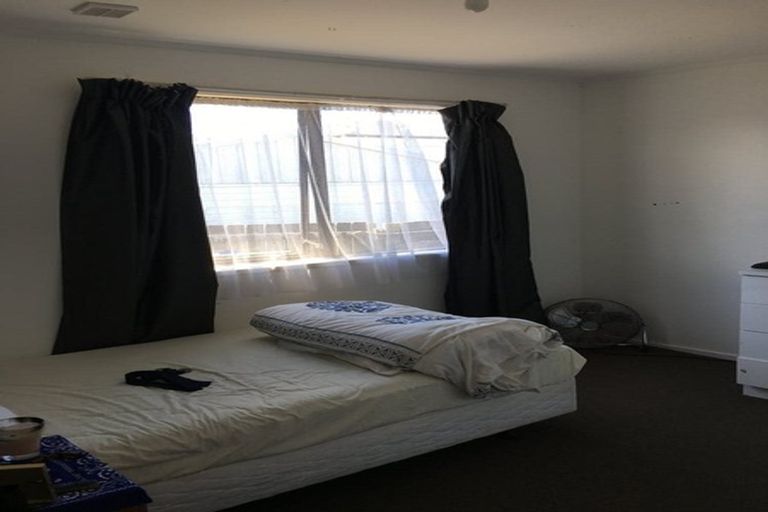 Photo of property in 1/9 Mcgreal Place, Weymouth, Auckland, 2103