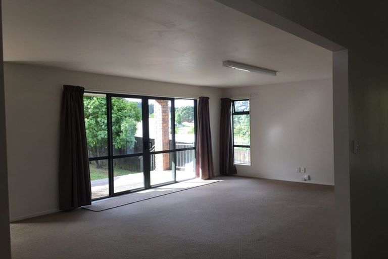 Photo of property in 302b Triangle Road, Massey, Auckland, 0614