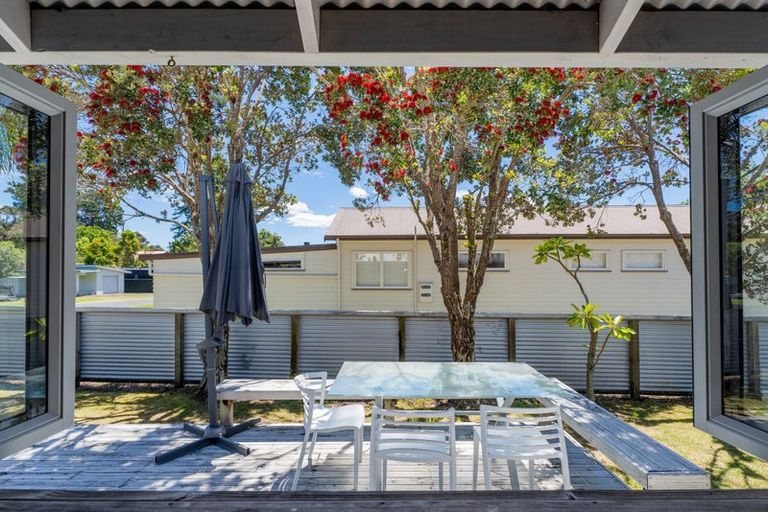 Photo of property in 21 Homestead Lane, Cooks Beach, Whitianga, 3591