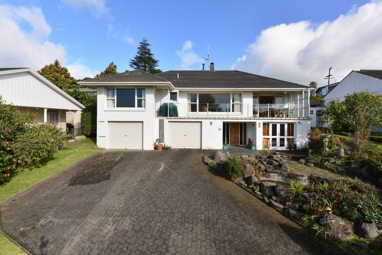 Photo of property in 11 Saint Andrews Terrace, St Andrews, Hamilton, 3200