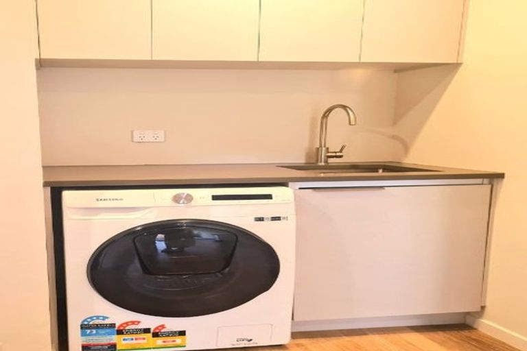 Photo of property in 2/37 Sladden Street, Naenae, Lower Hutt, 5011