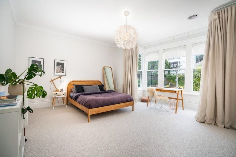 Photo of property in 18 Austin Street, Mount Victoria, Wellington, 6011