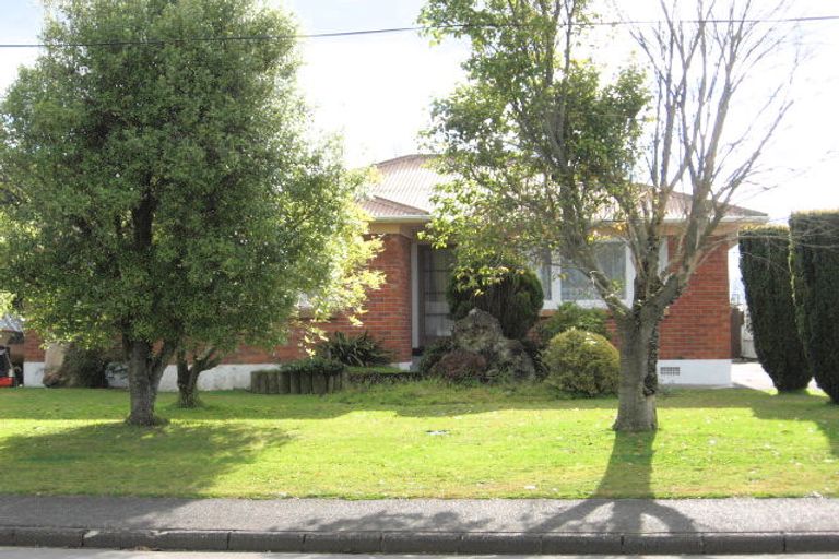 Photo of property in 41 Sutton Crescent, Papakura, 2110