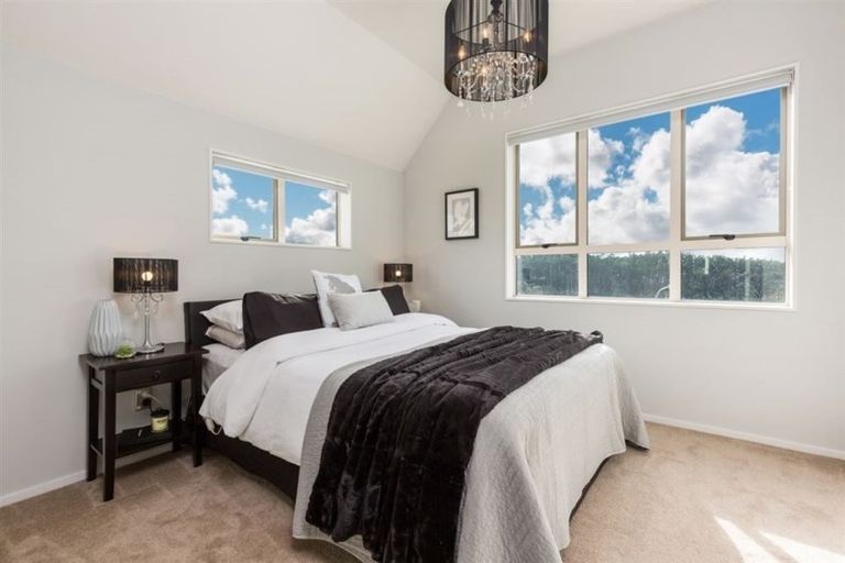 Photo of property in The Rise, 22 Hatfield Place, Albany Heights, Auckland, 0632