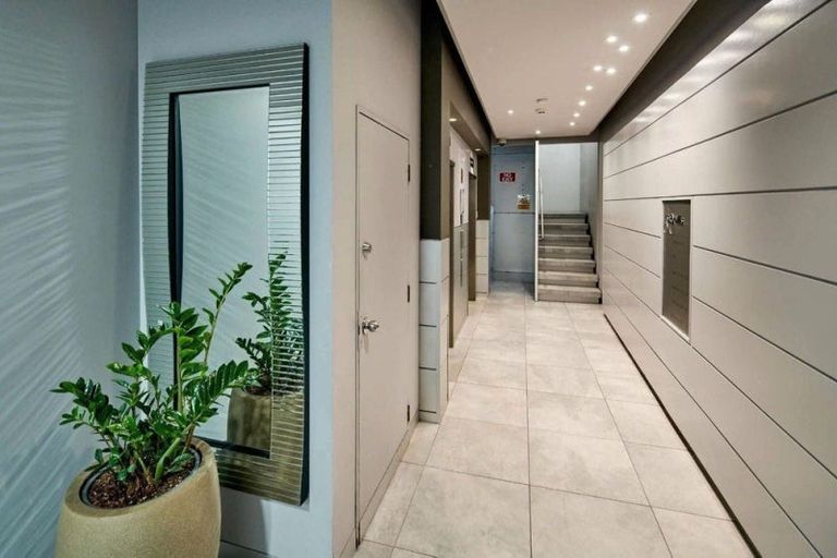 Photo of property in Gerondis Bldg Apartments, 402/60 Willis Street, Wellington Central, Wellington, 6011