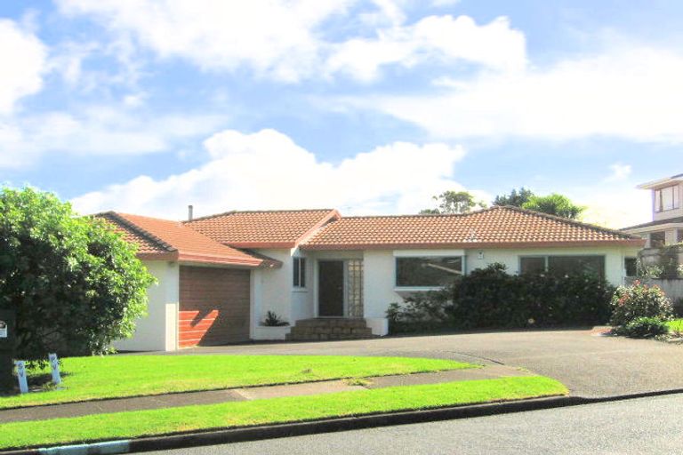 Photo of property in 1 Halldene Terrace, Red Beach, 0932