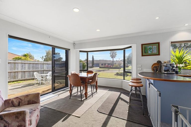 Photo of property in 31 Corinth Grove, Papamoa Beach, Papamoa, 3118