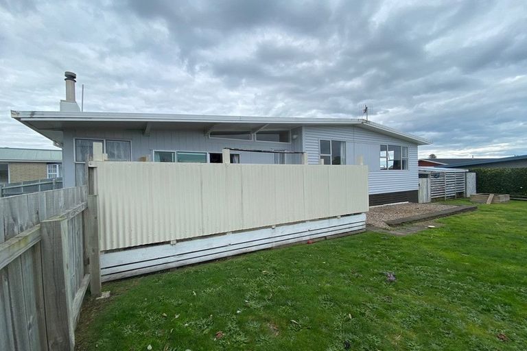 Photo of property in 8 Clifton Drive, Waitara, 4320