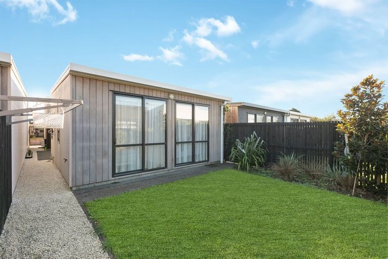 Photo of property in 8 Troop Road, Papakura, 2110