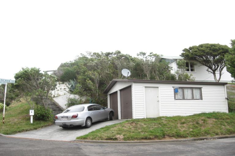 Photo of property in 1 Balmain Street, Newlands, Wellington, 6037