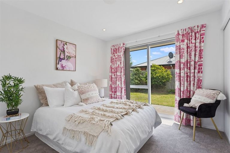 Photo of property in 2/28 Ottawa Road, Wainoni, Christchurch, 8061