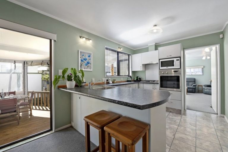 Photo of property in 6 Turon Crescent, Totara Park, Upper Hutt, 5018