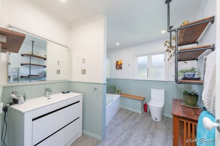 Photo of property in 6 Bella Grove, Naenae, Lower Hutt, 5011