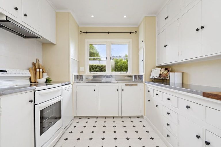 Photo of property in 141 Victoria Street, Cambridge, 3434