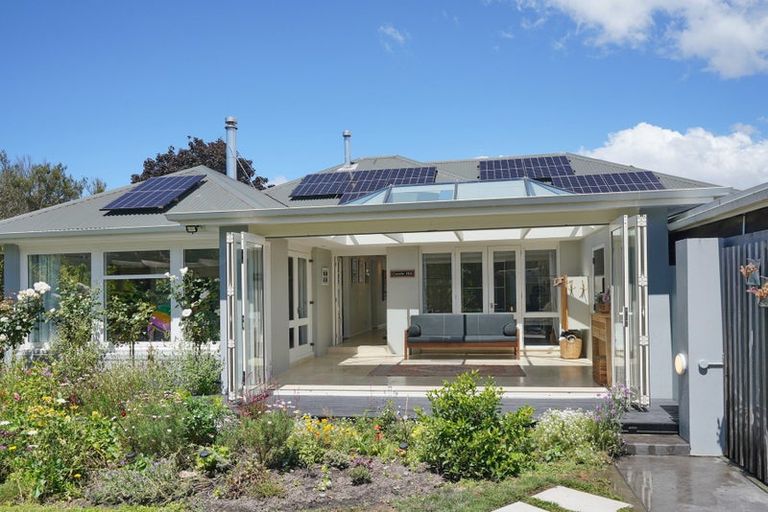 Photo of property in 17 Joyce Crescent, Ilam, Christchurch, 8041