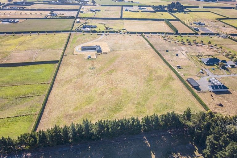 Photo of property in 1/616 Halkett Road, West Melton, Christchurch, 7671