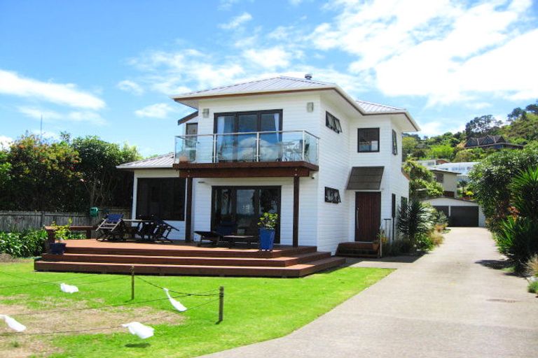 Photo of property in 50 Matakatia Parade, Matakatia, Whangaparaoa, 0930