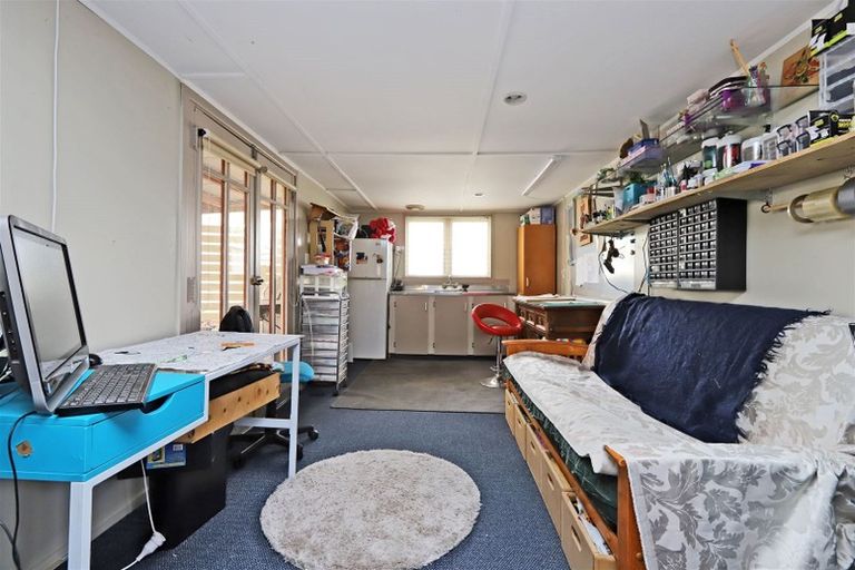 Photo of property in Ezi Clean Venetions, 604 Miller Street, Hastings, 4122