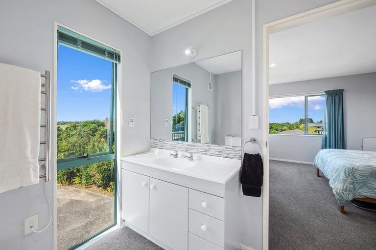 Photo of property in 5 Castaway Place, Gulf Harbour, Whangaparaoa, 0930