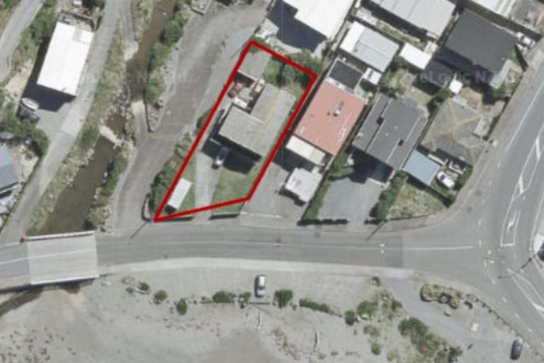 Photo of property in 60a Owhiro Bay Parade, Owhiro Bay, Wellington, 6023