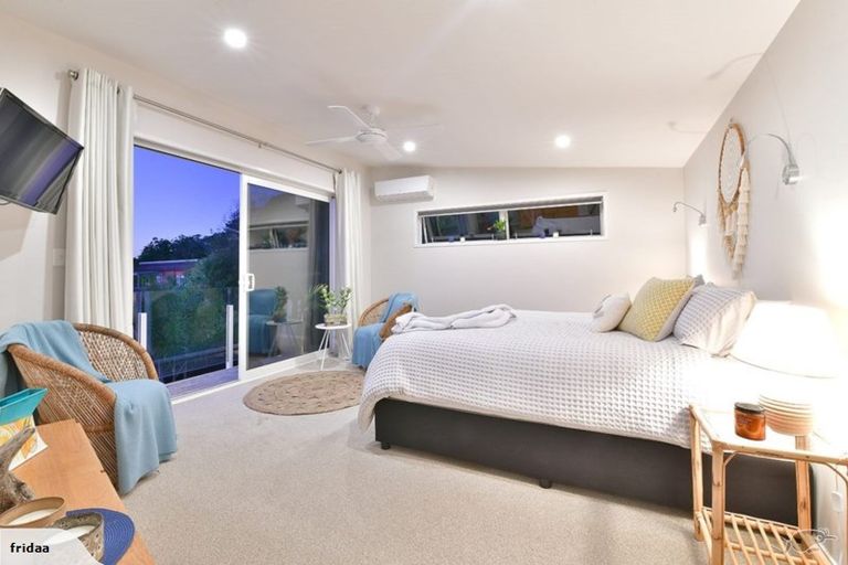 Photo of property in 69 De Luen Avenue, Tindalls Beach, Whangaparaoa, 0930