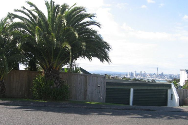 Photo of property in 26 Balmain Road, Chatswood, Auckland, 0626