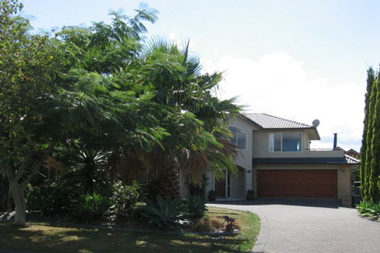 Photo of property in 3 Optimist Place, West Harbour, Auckland, 0618