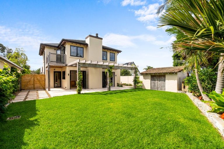 Photo of property in 6a Hall Avenue, Regent, Whangarei, 0112