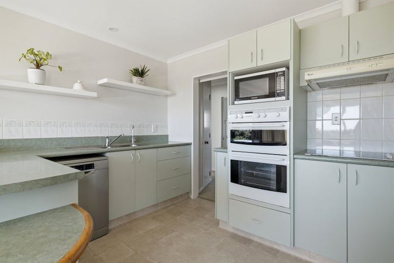 Photo of property in 18 Vanderbilt Place, Welcome Bay, Tauranga, 3112