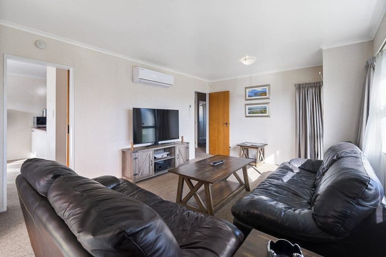 Photo of property in 55b Chatsworth Place, Highbury, Palmerston North, 4412