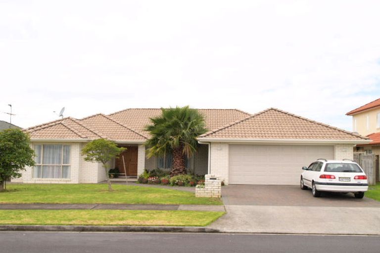 Photo of property in 6 Trovare Place, Golflands, Auckland, 2013