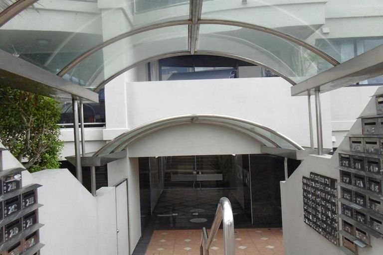 Photo of property in 175gd Hurstmere Road, Takapuna, Auckland, 0622