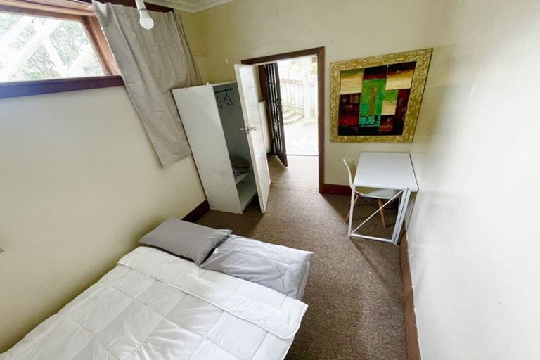 Photo of property in 29 Tanera Crescent, Brooklyn, Wellington, 6021