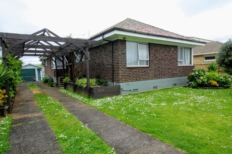 Photo of property in 12 Coates Road, Papatoetoe, Auckland, 2025