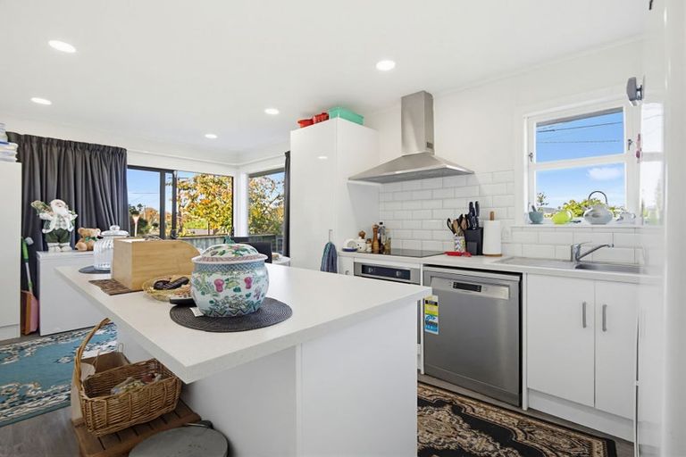 Photo of property in 5 Minifie Avenue, Melville, Hamilton, 3206
