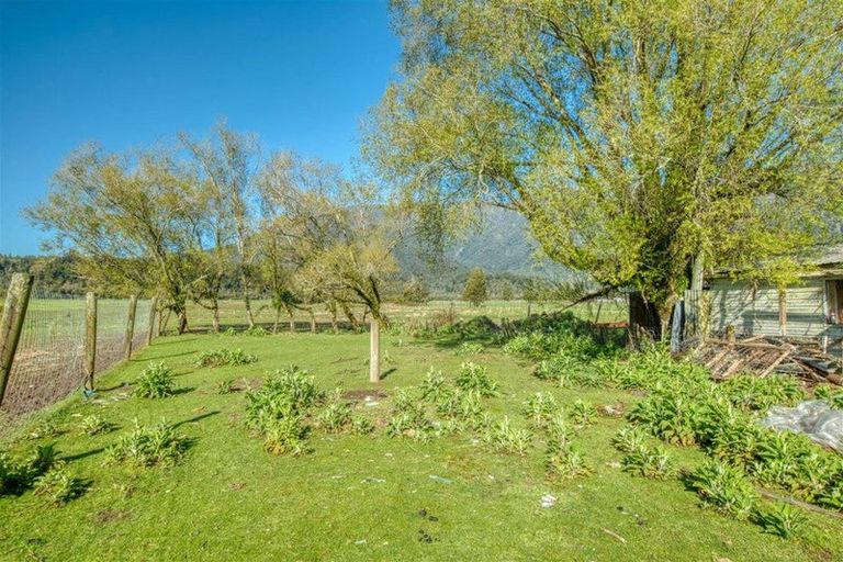 Photo of property in 317 Poerua Valley Road, Harihari, 7884