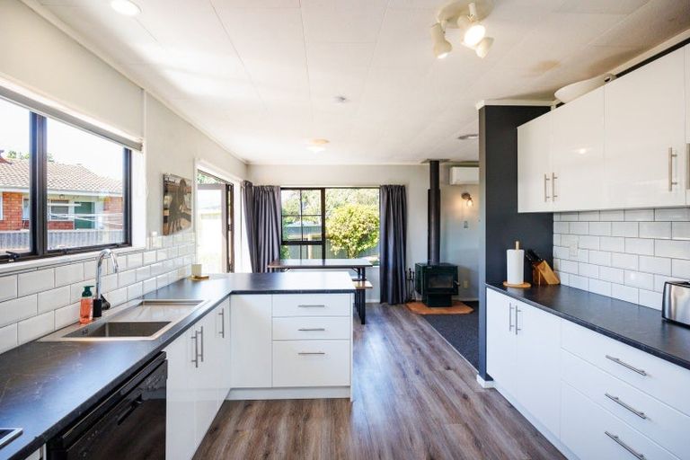 Photo of property in 2 Higgin Place, Feilding, 4702