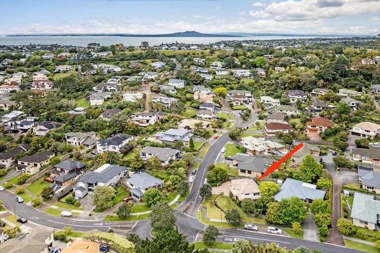 Photo of property in 1 Landvale Court, Browns Bay, Auckland, 0630