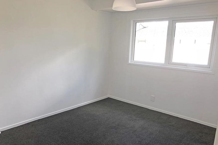 Photo of property in 1/18 Tironui Station Road East, Papakura, 2112