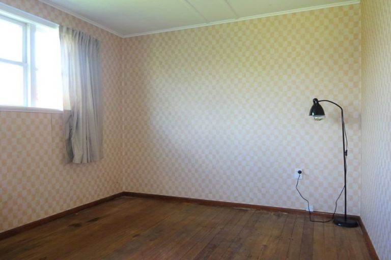 Photo of property in 15 Churchill Crescent, Foxton, 4814