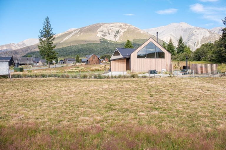 Photo of property in 32 Luge Loop, Castle Hill, 7580